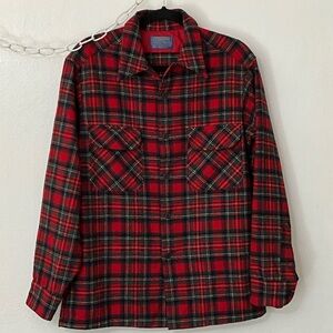 Men's Red Plaid Flannel Button-Up Shirt
